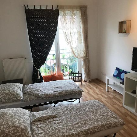 Lg Living Apartment Stockerau Kültér fotó