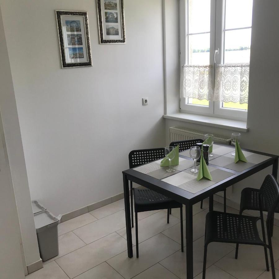 Lg Living Apartment Stockerau Kültér fotó